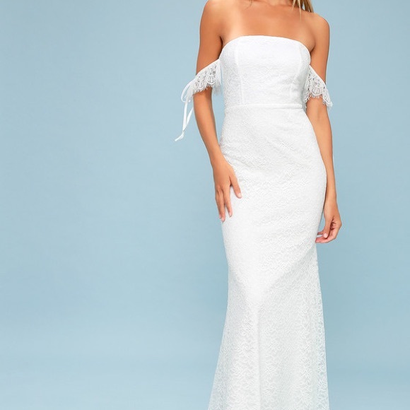 ONE LEFT 🌈LULUS LACE WEDDING EVENING GOWN - Picture 3 of 8